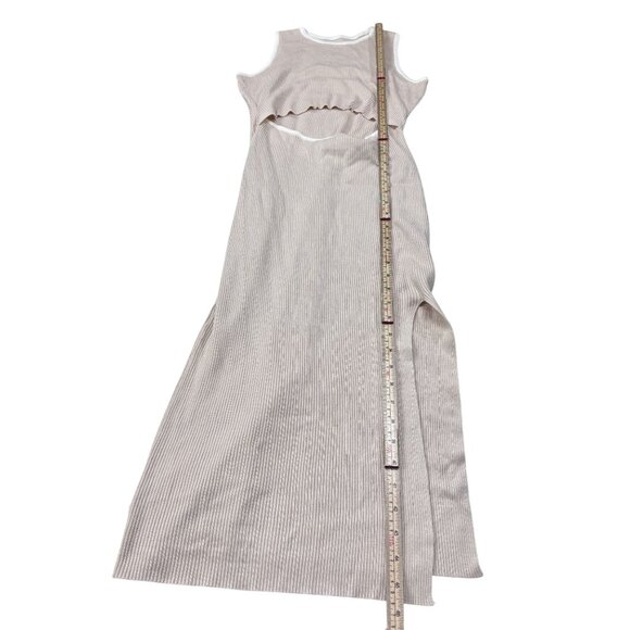 Sleeveless Ribbed Midi Dress With Cutout Waist Side Slit & Contrast Trim In Beig - Picture 7 of 11